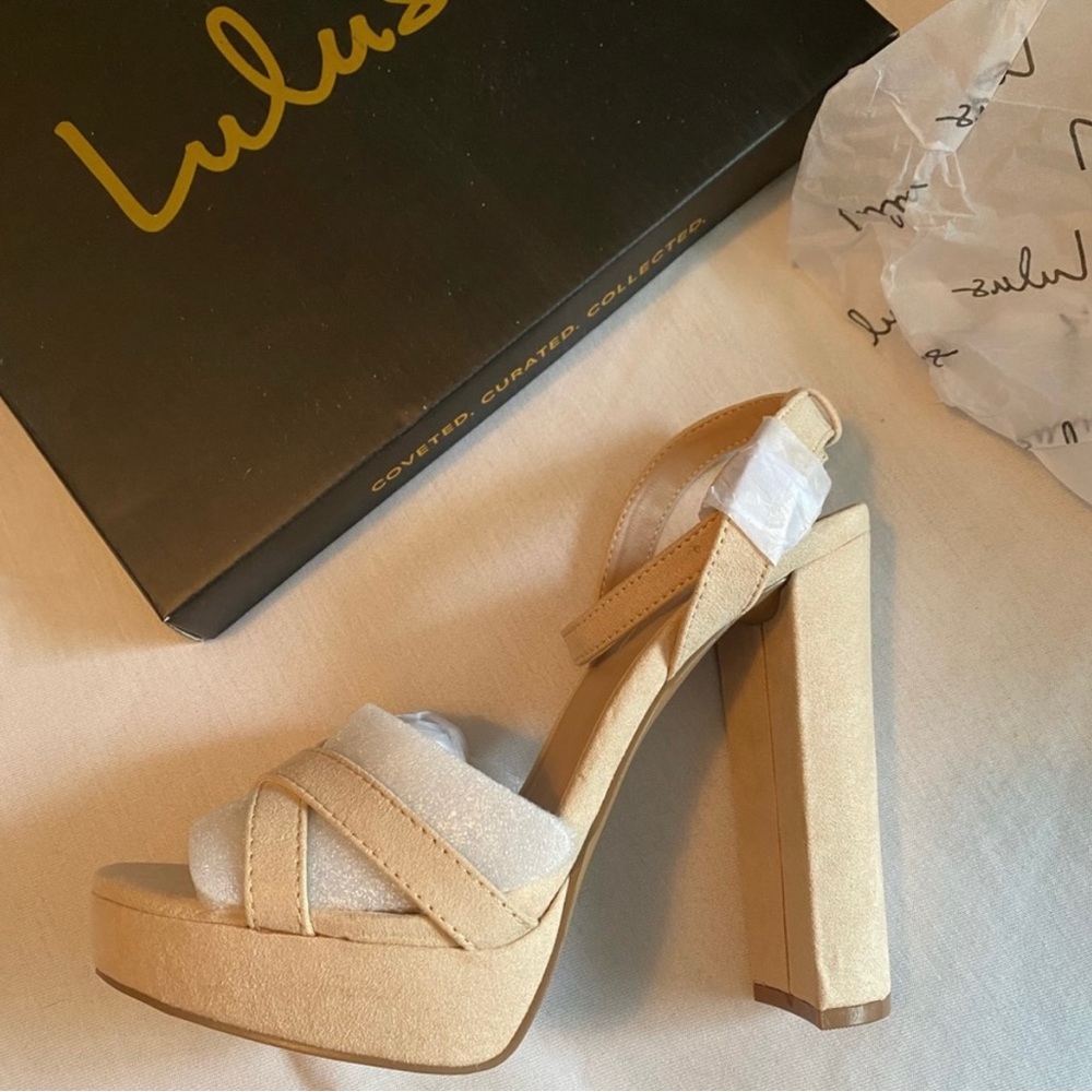 Lulu’s Nude/Cream Heels size 7 - Picture 2 of 7
